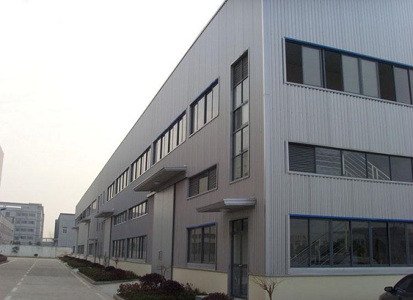 鋼結(jié)構(gòu)廠房施工遇到特殊天氣，這4個(gè)問(wèn)題要注意