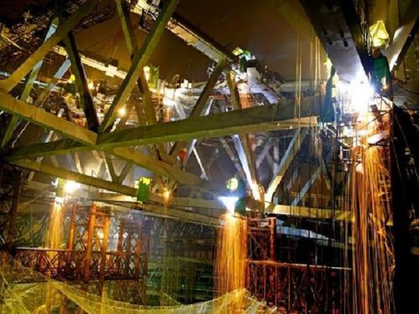 鋼結(jié)構(gòu)廠房連接方面出現(xiàn)問(wèn)題時(shí)如何解決？